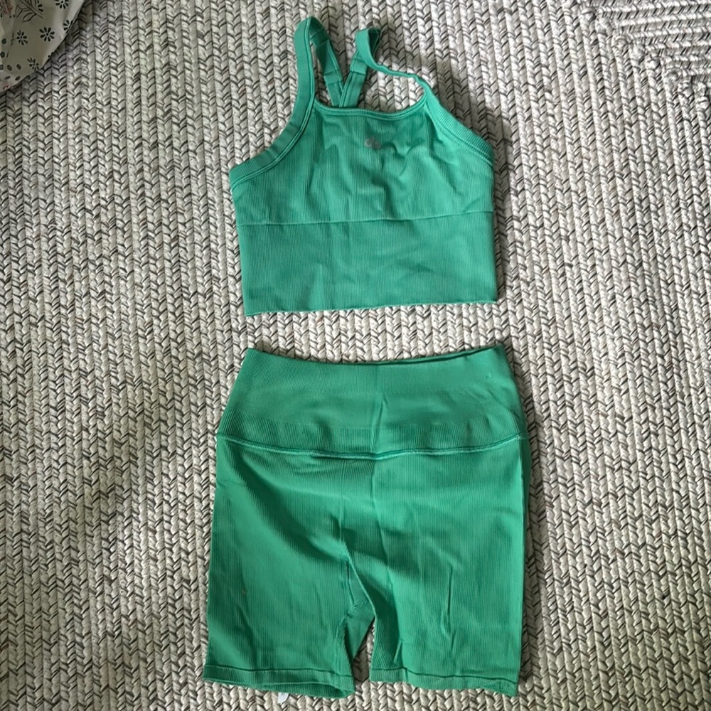 Alo Matching Set